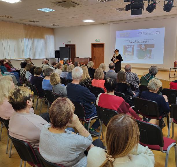 „[Pra]Rastos kartos“ istorijos bibliotekoje