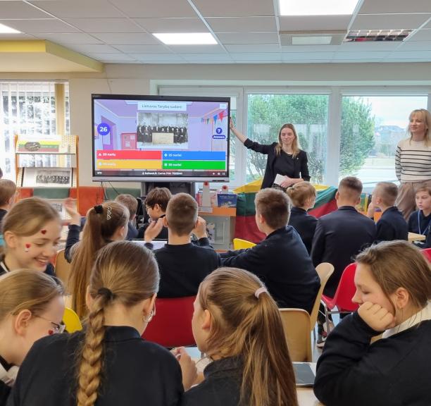 Edukacijų gausa Vasario 16-osios tema