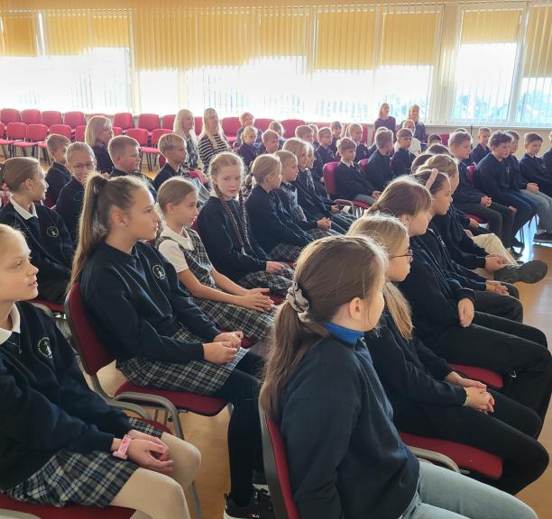 „Metai su knyga 2“ ambasadorius Virgis Šidlauskas svečiavosi bibliotekoje