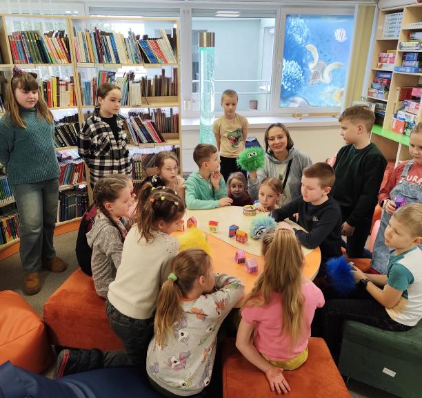 „Žiemos istorijų pėdsakais“ – įsimintinos akimirkos bibliotekoje!