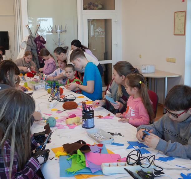 Šeimų šeštadienis bibliotekoje: Ugninio arklio metų simbolika