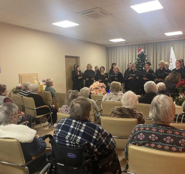 Akcija „Gerumas šildo“ Ežerėlio slaugos namuose